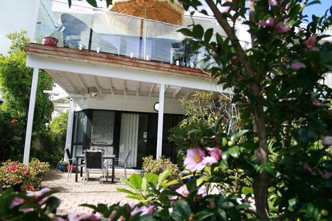 Corlette Retreat - Accommodation Sunshine Coast 0