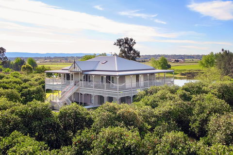 Cornwallis House - Accommodation Sunshine Coast 0