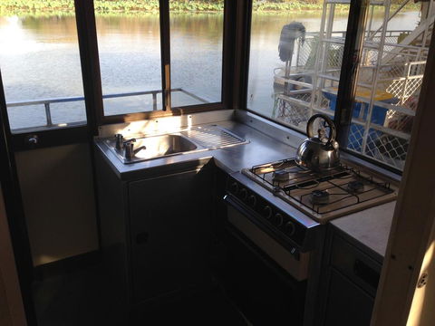 Corroboree Houseboats - Accommodation Sunshine Coast 2
