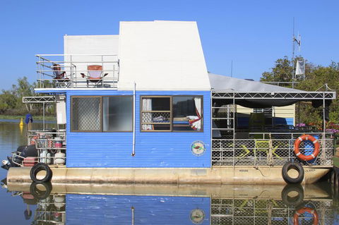 Corroboree Houseboats - Accommodation Sunshine Coast 1