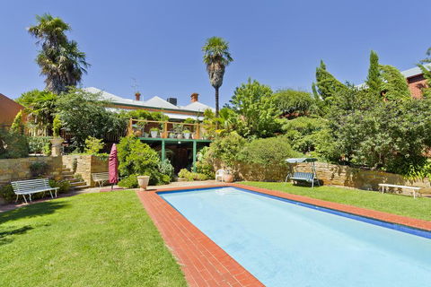 Corvah House - Accommodation Sunshine Coast 0