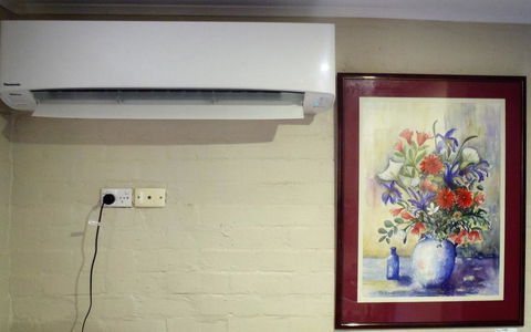 Cosy Apartment Accommodation In Hobart, New Town. - Accommodation Sunshine Coast 2