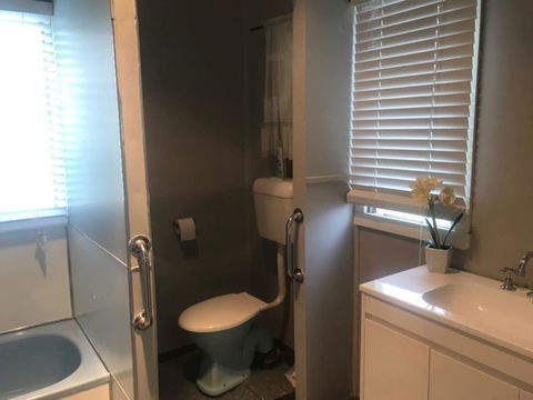 Cosy Country Cottage With AirCon - Accommodation Sunshine Coast 2