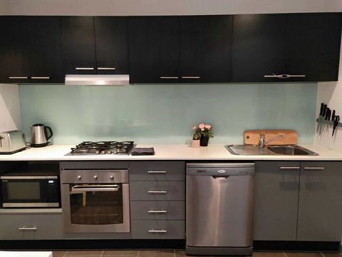 Cosy Modern Apartment In Brunswick - Accommodation Sunshine Coast 3