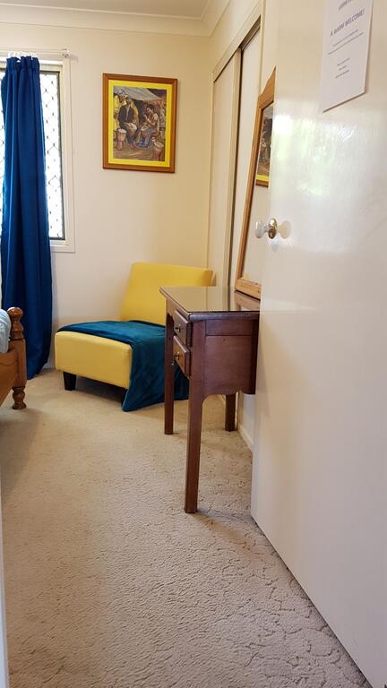 Cosy Quiet Bedroom Ferny Grove - Accommodation Sunshine Coast 2