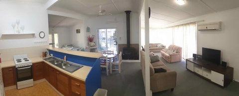 Cottage Port Stephens / Swan Bay, NSW - Accommodation Sunshine Coast 3