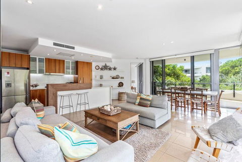 COTTON BEACH 94 - MID-FLOOR PENTHOUSE - Accommodation Sunshine Coast 3