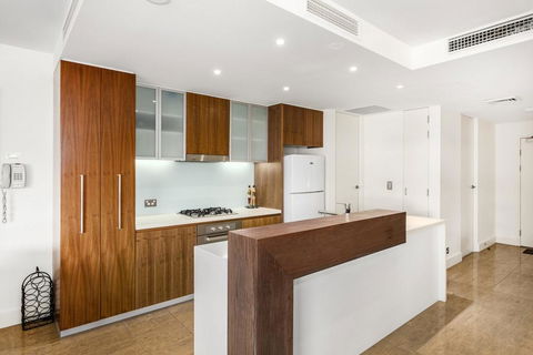 COTTON BEACH APARTMENT 33 WITH POOL VIEWS - Accommodation Sunshine Coast 1