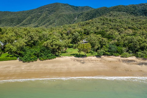 Cottonwood - Private Beachfront - Accommodation Sunshine Coast 1