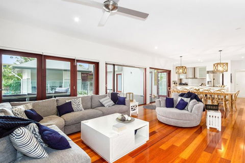 Cottonwood Beach House @ Corporate Boardies - Accommodation Sunshine Coast 0