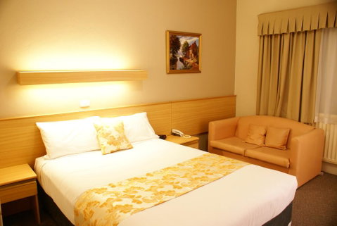 Country Lodge Motor Inn - Accommodation Sunshine Coast 2
