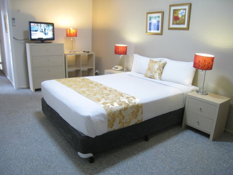 Country Lodge Motor Inn - Accommodation Sunshine Coast 3