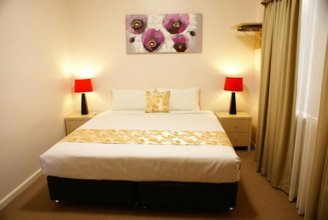 Country Lodge Motor Inn - Accommodation Sunshine Coast 1