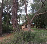 Country Retreat on 1 acre with pool hot tub surrounded by trees - Accommodation Sunshine Coast