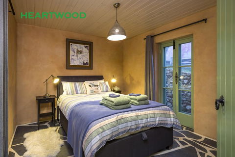 Crafers Cottages - Accommodation Sunshine Coast 2