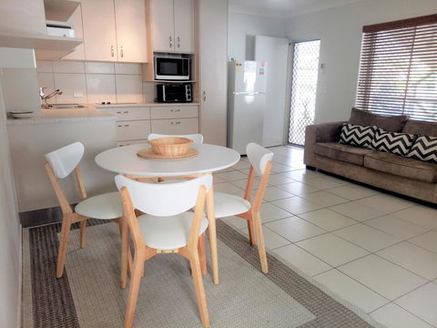 Cranbourne Court Unit 7 - Accommodation Sunshine Coast 2