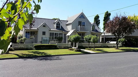 Creek Cottage Bed And Breakfast - Accommodation Sunshine Coast 0