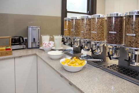 Cremorne Point Manor - Accommodation Sunshine Coast 0