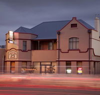 Cross Keys Hotel - Accommodation Sunshine Coast