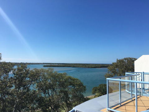 Crystal Waters Picnic Point - Accommodation Sunshine Coast 0