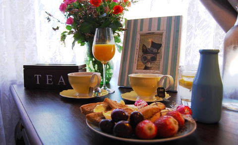Cutmore Cottages - Highclaire House - Accommodation Sunshine Coast 3