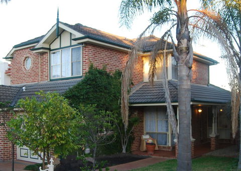 Cutmore Cottages - Highclaire House - Accommodation Sunshine Coast 0