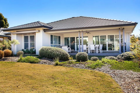 Cypress Point Lodge - Accommodation Sunshine Coast 0