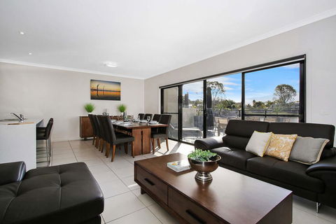 Cypress Townhouse 21 - Mulwala - Accommodation Sunshine Coast 0