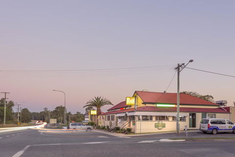 D'Aguilar Hotel Motel - Accommodation Sunshine Coast 2