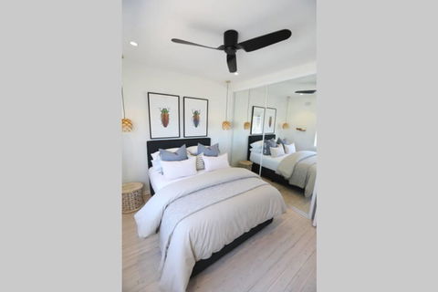 D'Luxe Designer Den Bondi-Ocean View Apartment - Accommodation Sunshine Coast 2