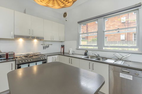 Dalziel Lodge - Accommodation Sunshine Coast 3