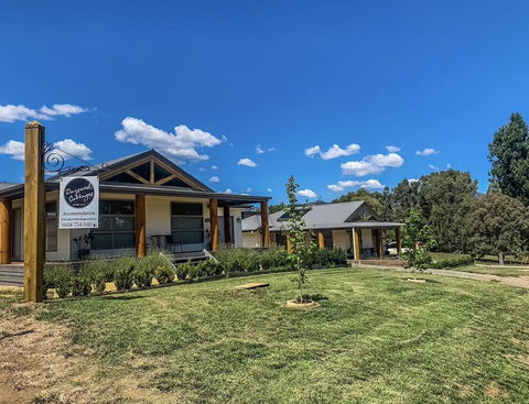 Daysend Cottages - Accommodation Sunshine Coast 0