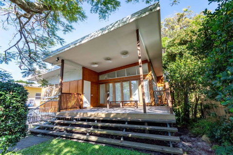 Decked Out For A Fantastic Holiday - (Whole House) Winnett St, Woorim - Accommodation Sunshine Coast 0