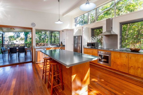 Decked Out For A Fantastic Holiday - Winnett St, Woorim (Upstairs Only) - Accommodation Sunshine Coast 2