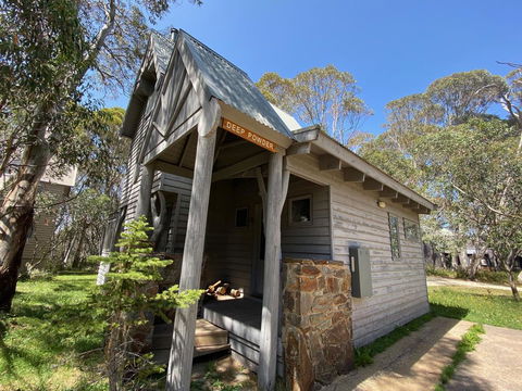 Deep Powder - Accommodation Sunshine Coast 0
