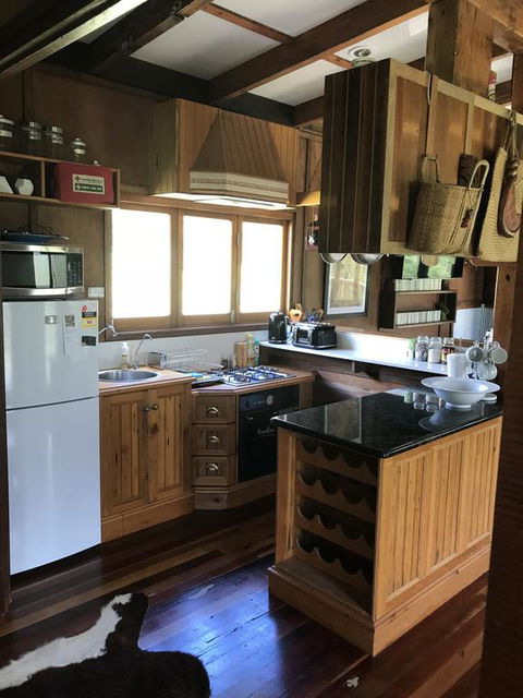Delaneys Creek Cabin Retreat - Accommodation Sunshine Coast 2