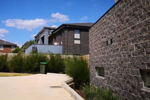 Delicate And Peaceful Bundoora Townhouse 11 - Accommodation Sunshine Coast 0
