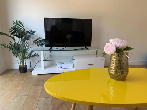 Delicate And Peaceful Bundoora Townhouse 11-R4 - Accommodation Sunshine Coast 2