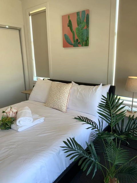 Delicate And Peaceful Bundoora Townhouse 12-R3 - Accommodation Sunshine Coast 3