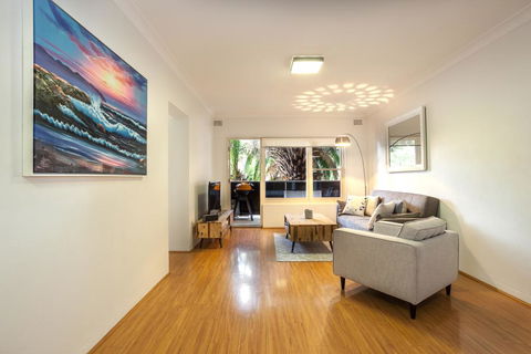 DENHAM DAZE (I677) -L'Abode - Accommodation Sunshine Coast 3