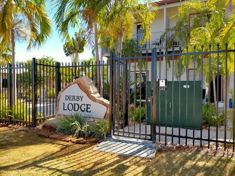 Derby Lodge Self Contained Apartments - Accommodation Sunshine Coast 2