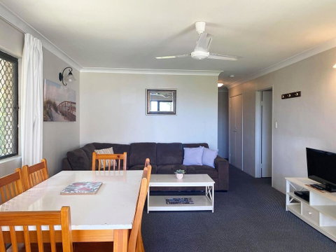 Dolphin View On South Esplanade - Accommodation Sunshine Coast 3