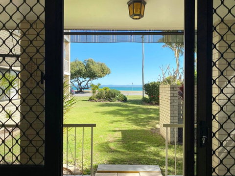 Dolphin View On South Esplanade - Accommodation Sunshine Coast 0