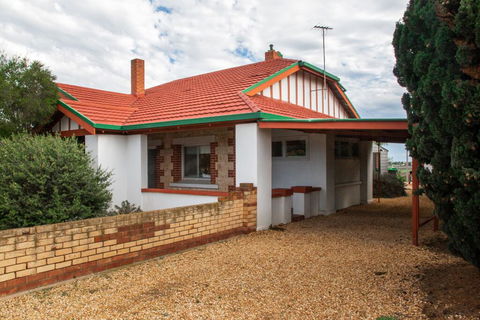 Doreen's - Accommodation Sunshine Coast 2