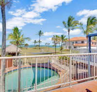 Driftwood on the Beach - Accommodation Sunshine Coast