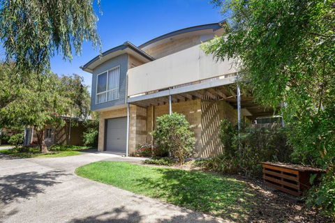 DRIFTWOOD VILLA - Free Wifi, Walk To Beach - Accommodation Sunshine Coast 0