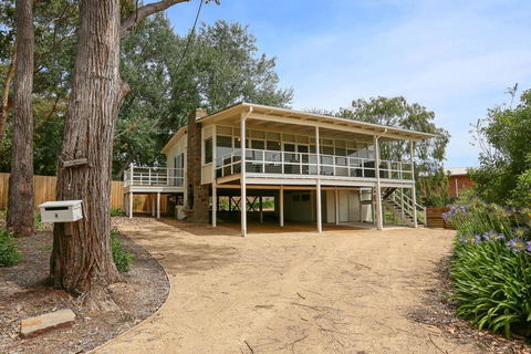 DROMANA BEACH SHACK... - Accommodation Sunshine Coast 1
