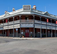 Duke's Inn - Accommodation Sunshine Coast