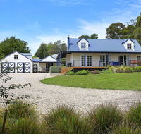 Duncraig House - open fireplace spa pet friendly - Accommodation Sunshine Coast