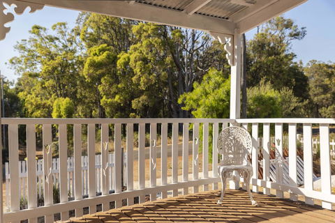 Dwellingup Retreat - Accommodation Sunshine Coast 1